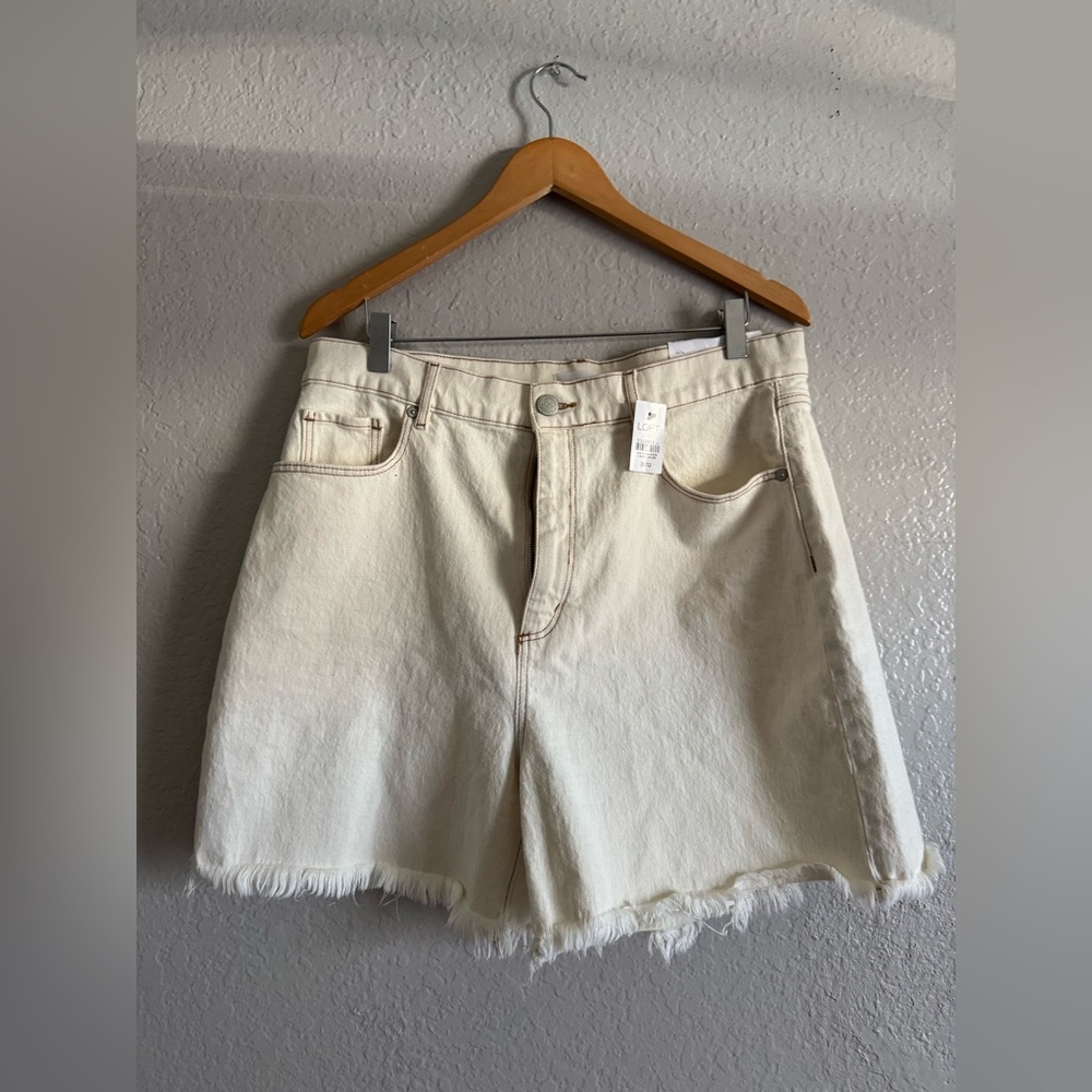 NWT LOFT Fresh Cut High Waist Boyfriend Shorts In Whitewashed - Picture 4 of 5